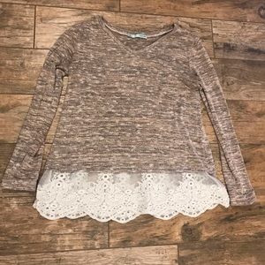 🌻 Maurice Long Sleeve Lace Bottom, Sz Medium